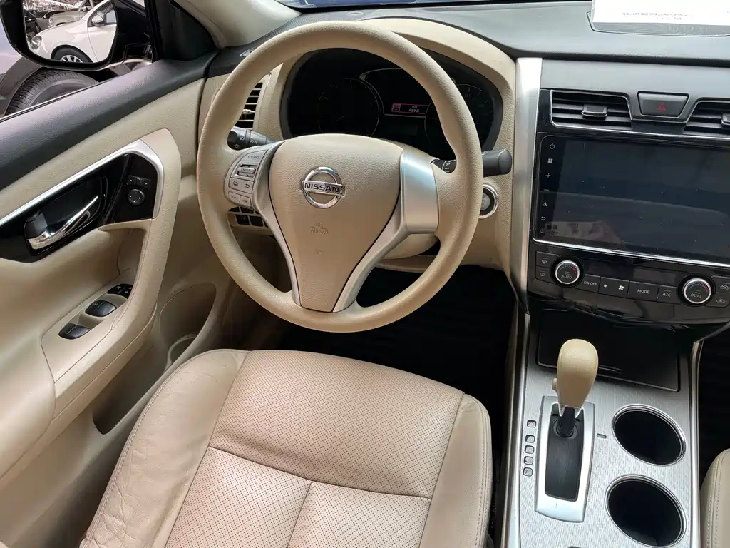 NISSAN TEANA 2018