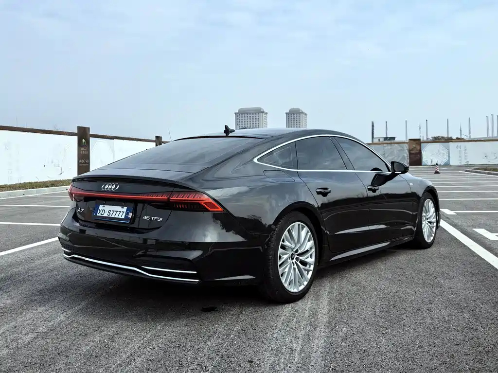 AUDI A7 2021
