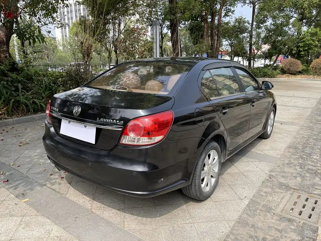 VOLKSWAGEN LAVIDA 2010