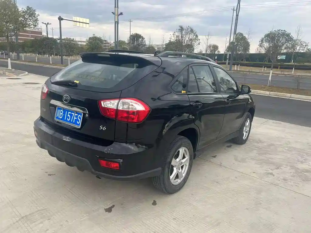 BYD S6 2014
