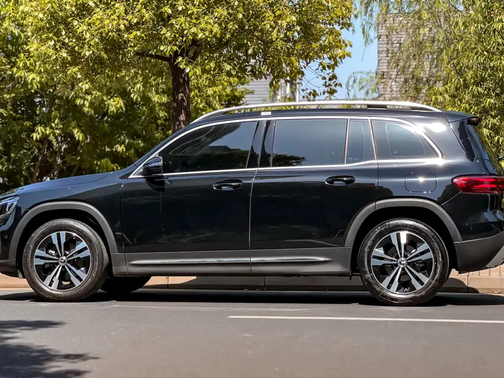 MERCEDES BENZ GLB 2024