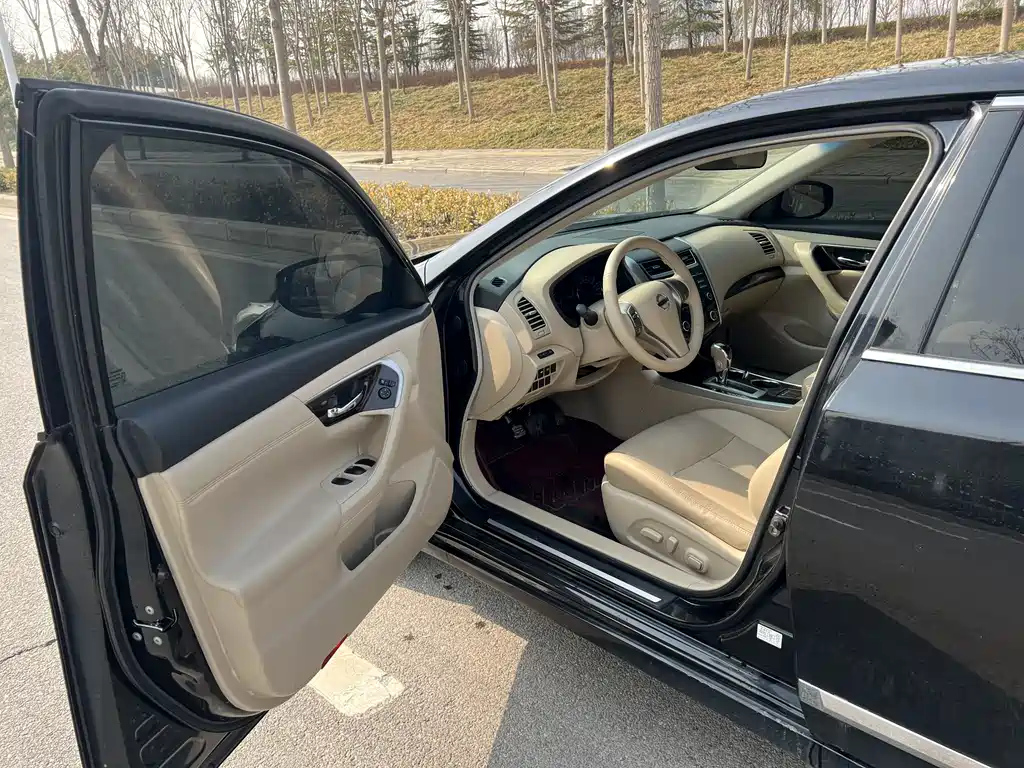 NISSAN TEANA 2013
