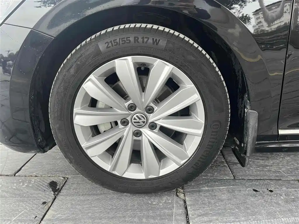 VOLKSWAGEN PASSAT 2019