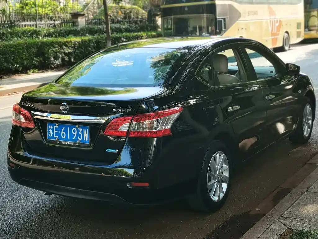 NISSAN SYLPHY 2013