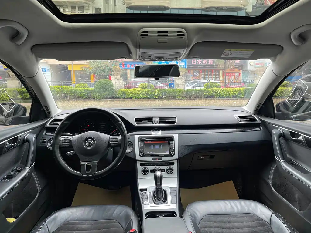 VOLKSWAGEN MAGOTAN 2015