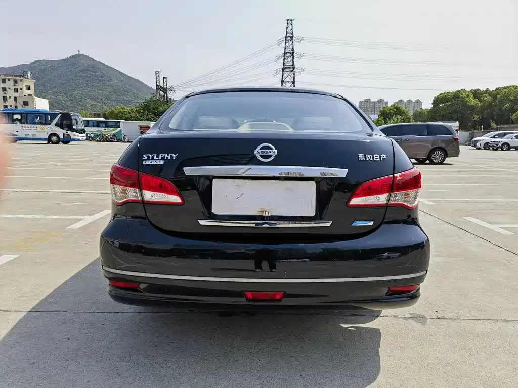 NISSAN SYLPHY 2014