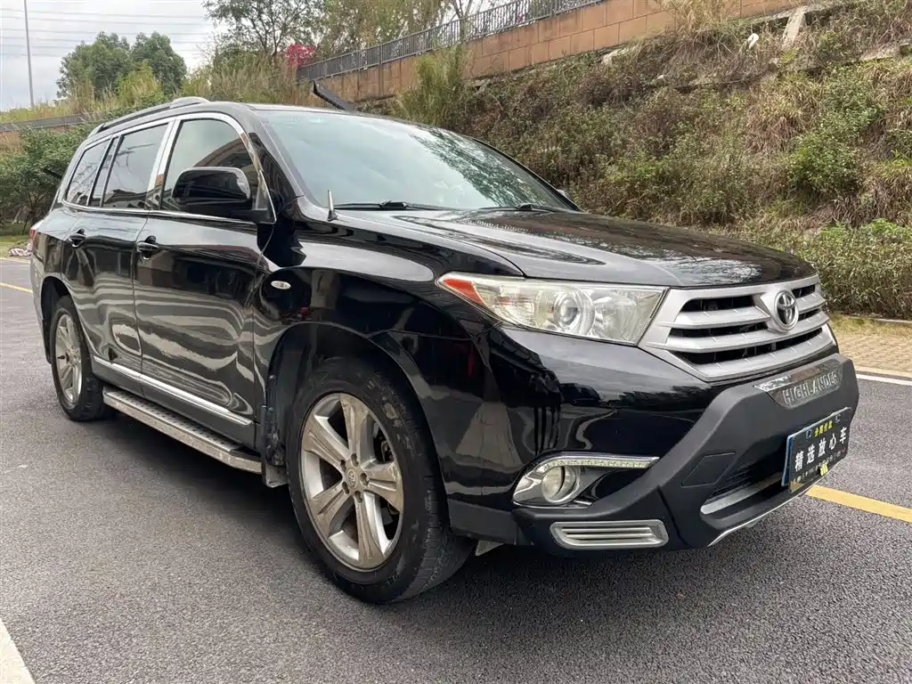 TOYOTA HIGHLANDER 2013