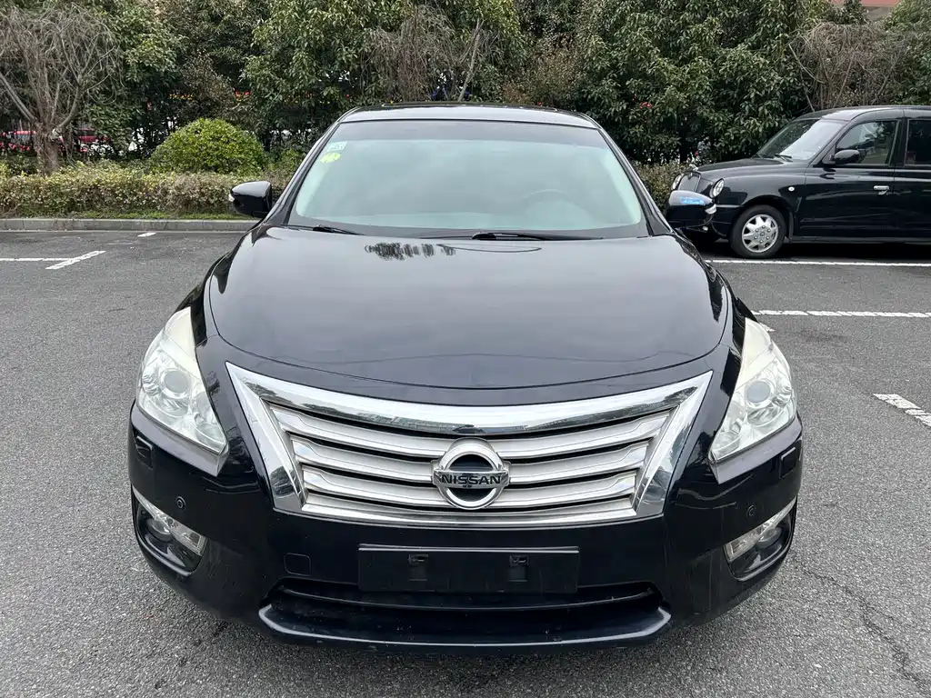NISSAN TEANA 2015