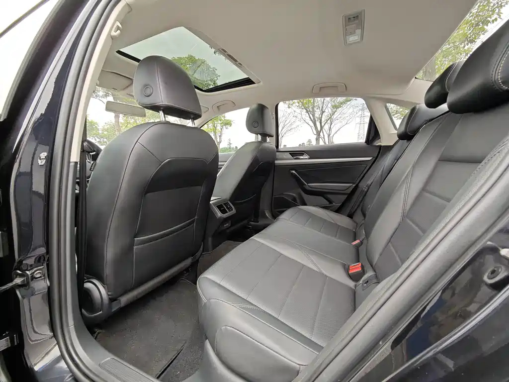 VOLKSWAGEN LAVIDA 2020