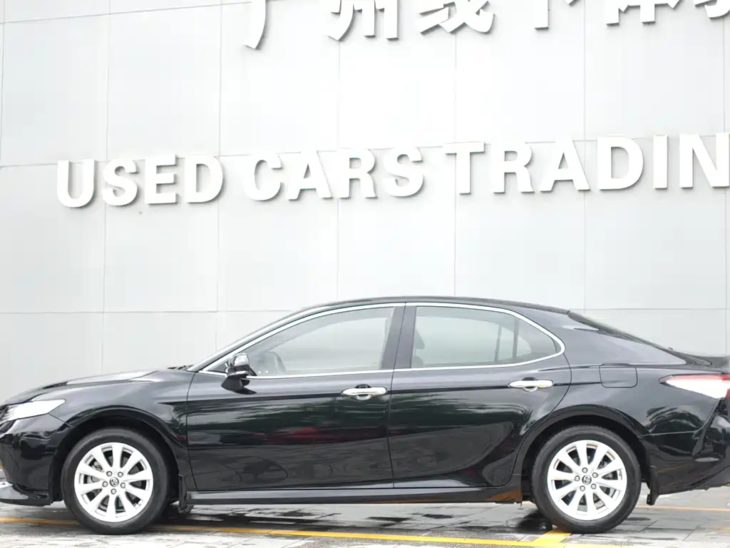 TOYOTA CAMRY 2020