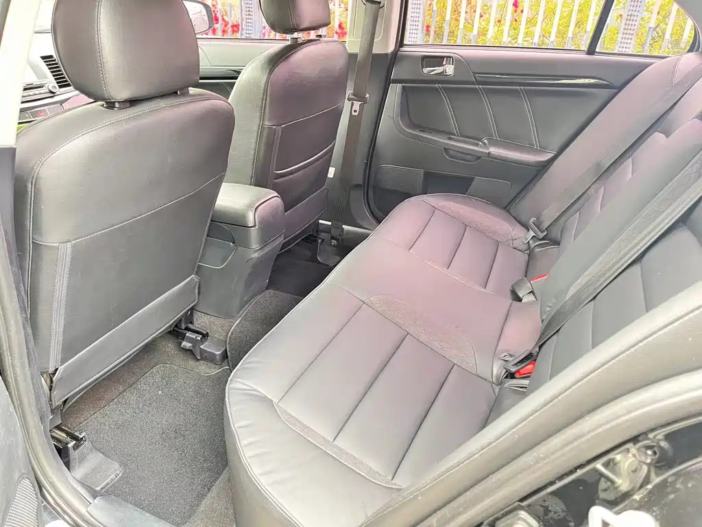 MITSUBISHI LANCER EX 2016