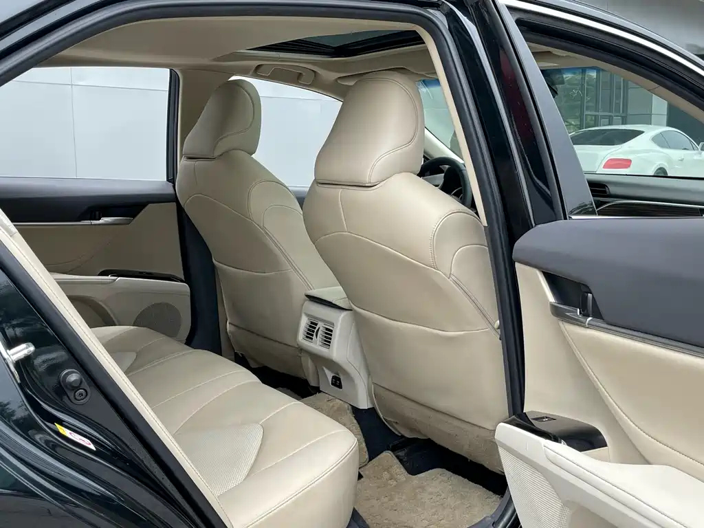 TOYOTA CAMRY 2018