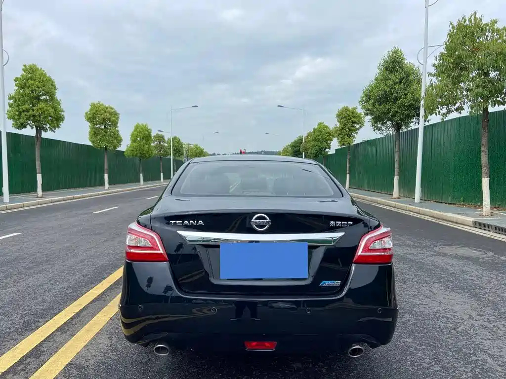 NISSAN TEANA 2015