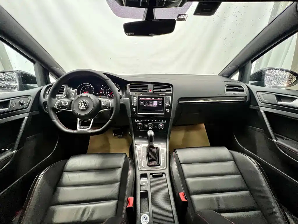 VOLKSWAGEN GOLF 2018
