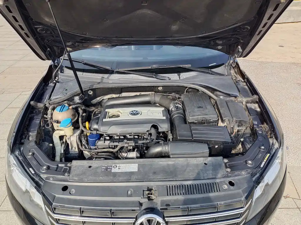 VOLKSWAGEN PASSAT 2016
