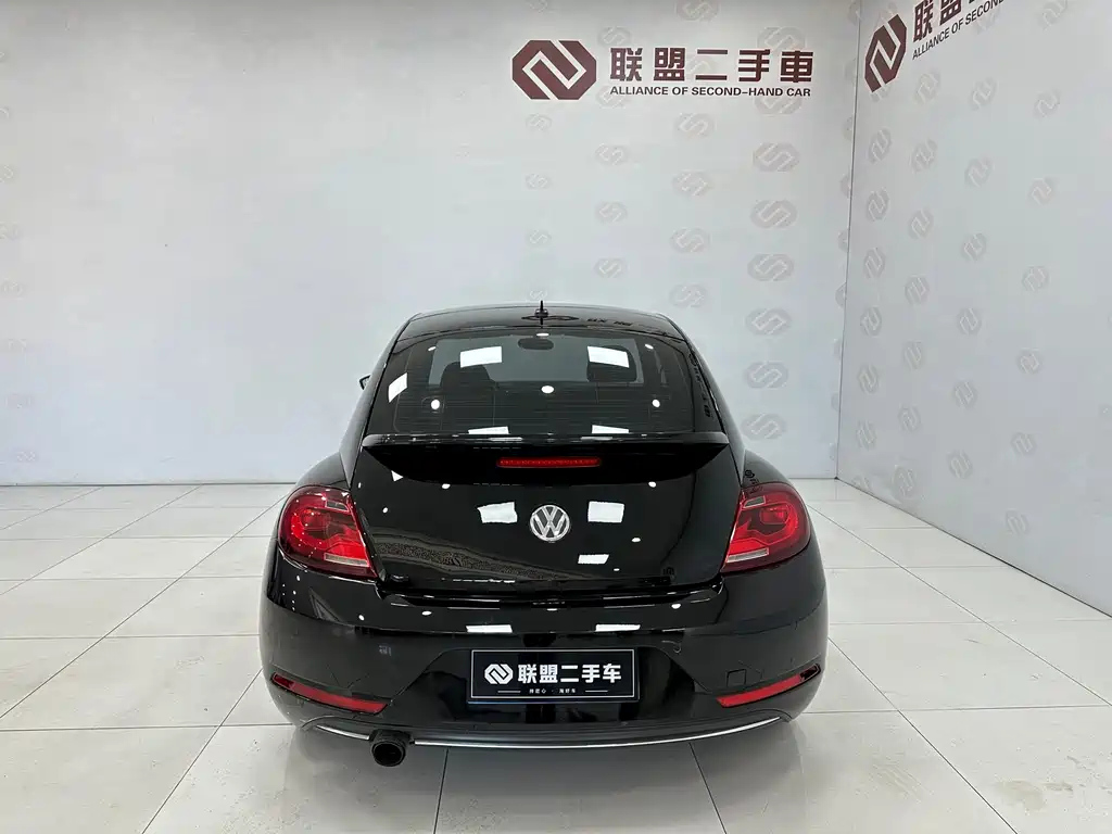 VOLKSWAGEN BEETLE 2018