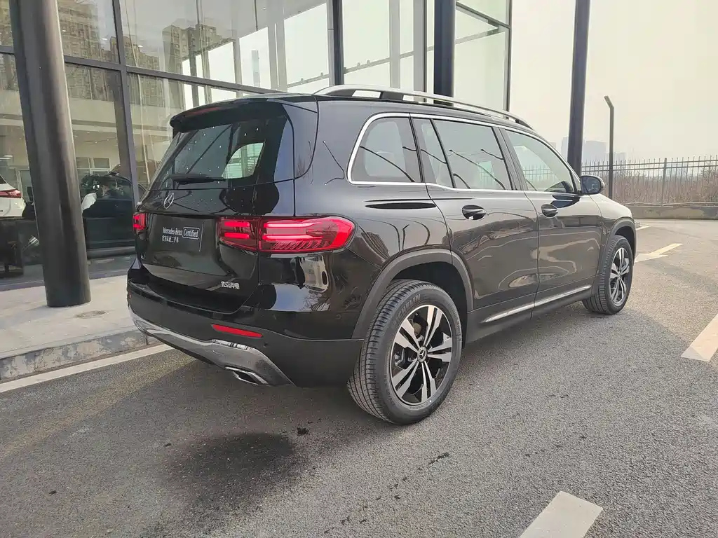 MERCEDES BENZ GLB 2024