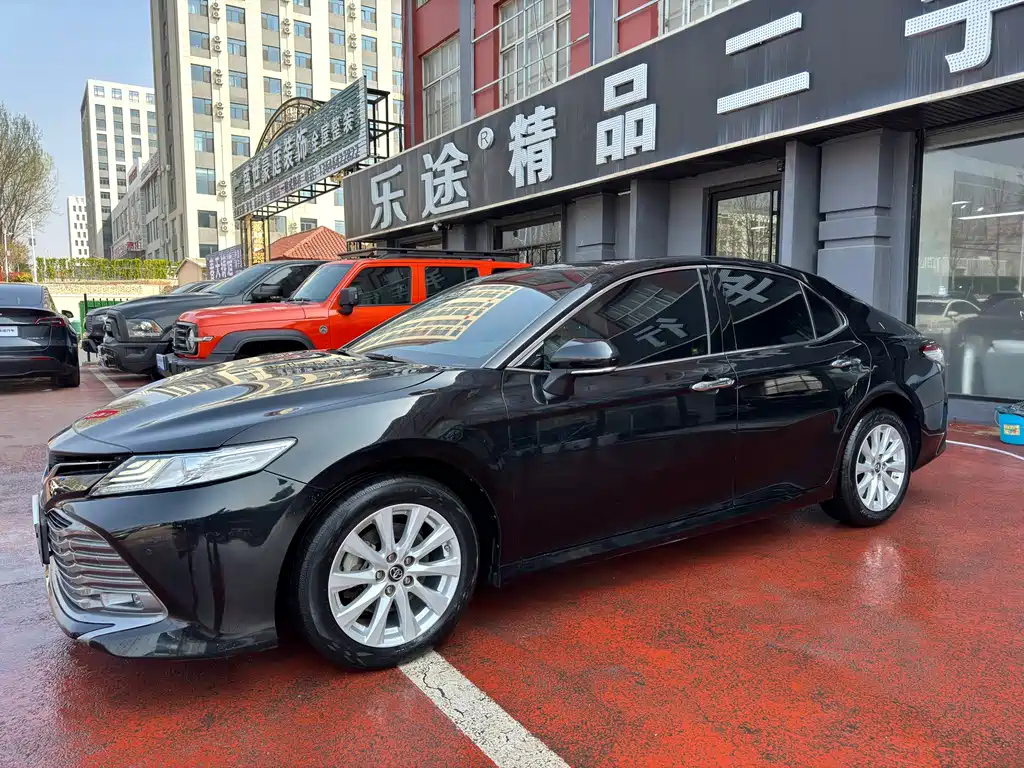 TOYOTA CAMRY 2019