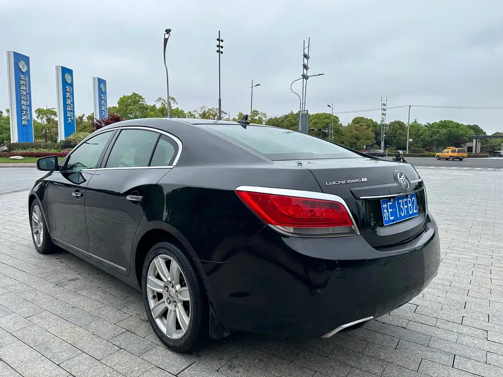 BUICK LACROSSE 2012