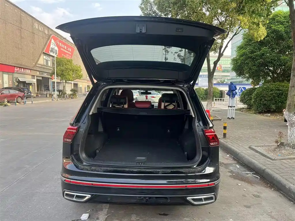 VOLKSWAGEN TIGUAN L 2022