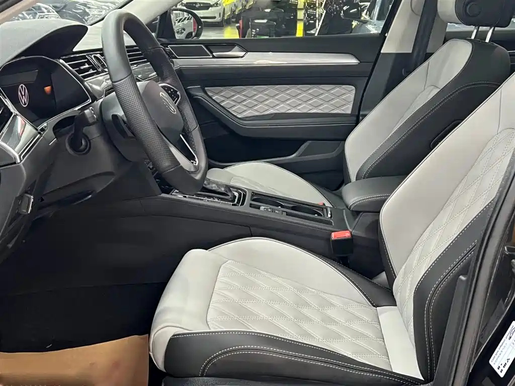 VOLKSWAGEN MAGOTAN 2022