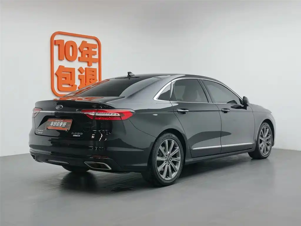 FORD TAURUS 2020