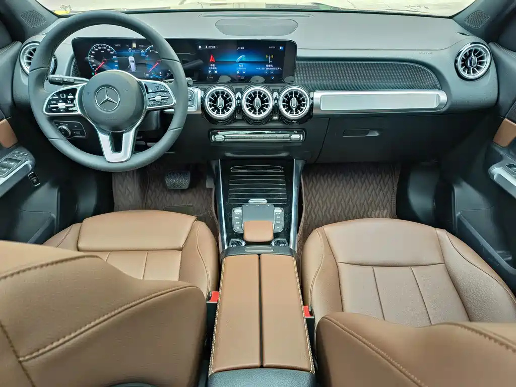 MERCEDES BENZ GLB 2023