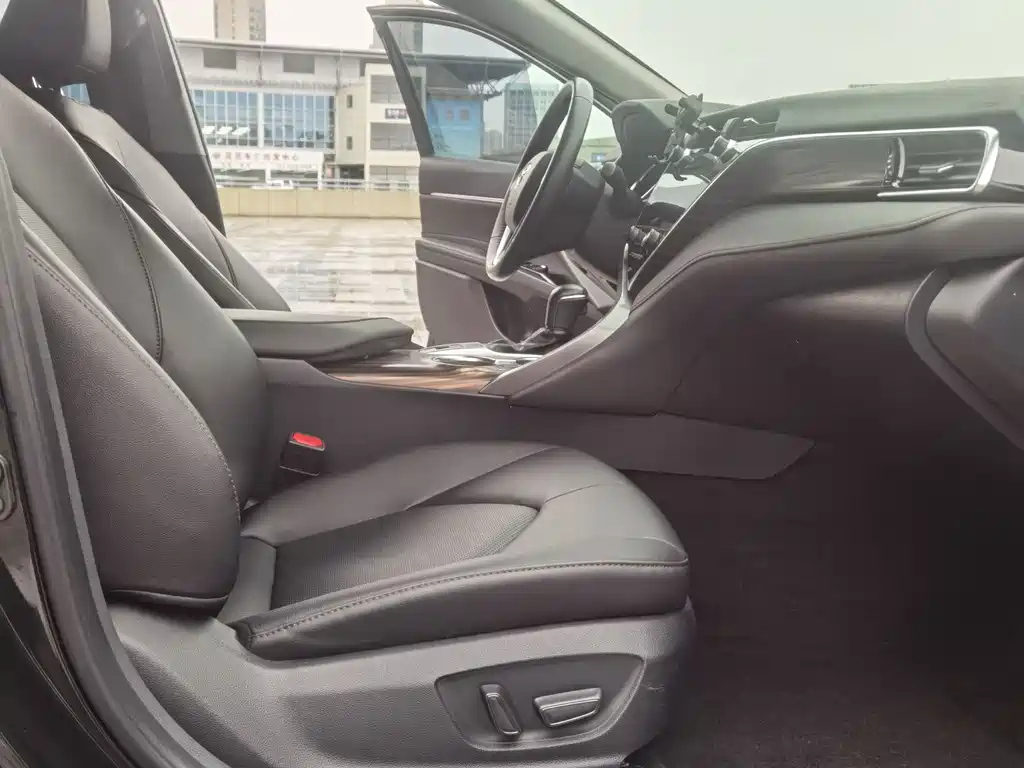 TOYOTA CAMRY 2020