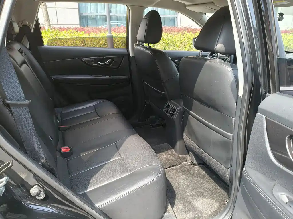 NISSAN X-TRAIL 2018