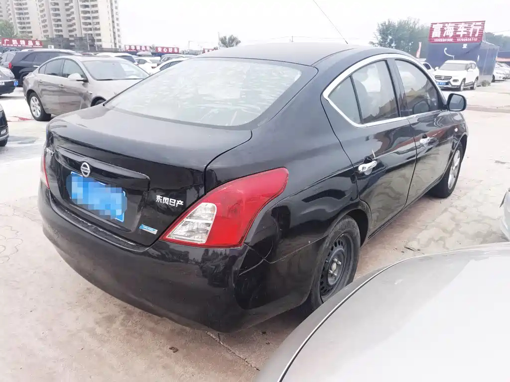 NISSAN SUNNY 2013
