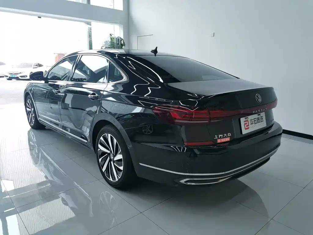 VOLKSWAGEN PASSAT 2022