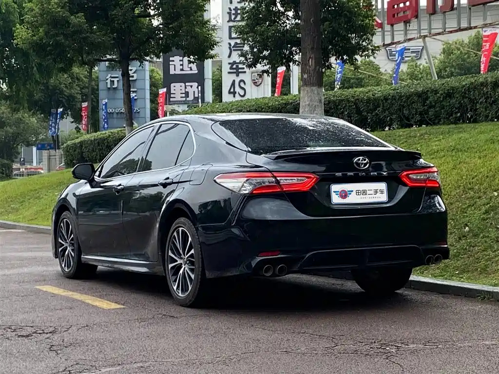 TOYOTA CAMRY 2018