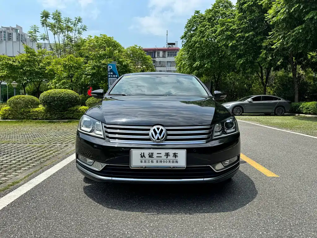 VOLKSWAGEN MAGOTAN 2012