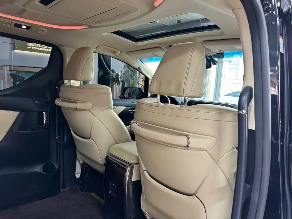 TOYOTA ALPHARD 2017