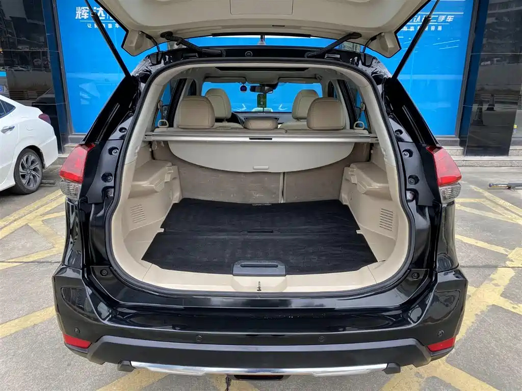 NISSAN X-TRAIL 2019