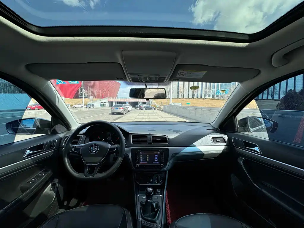 VOLKSWAGEN LAVIDA 2017