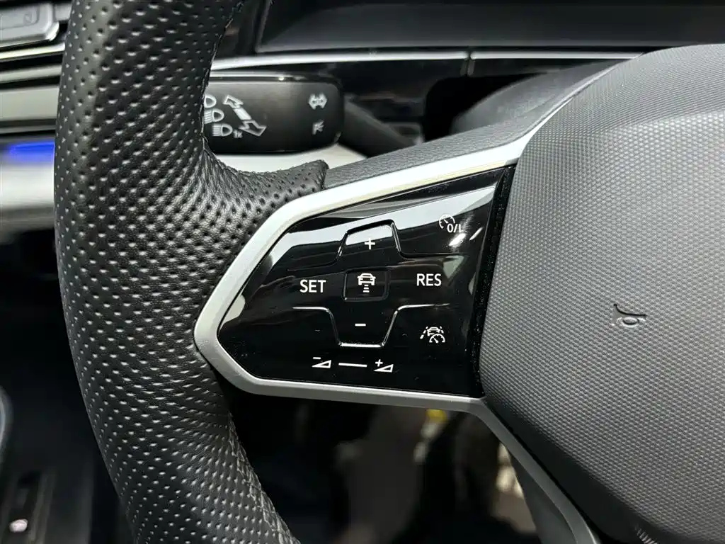 VOLKSWAGEN TOURAN 2022