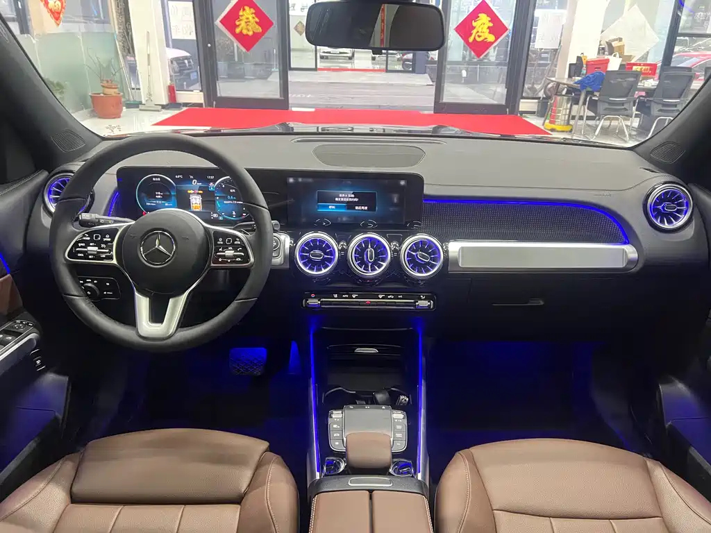 MERCEDES BENZ GLB 2023
