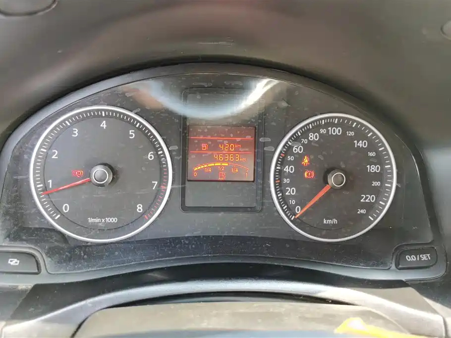 VOLKSWAGEN BORA 2012