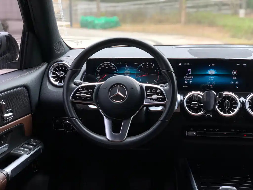 MERCEDES BENZ GLB 2021