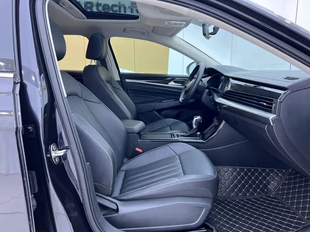 VOLKSWAGEN PASSAT 2022