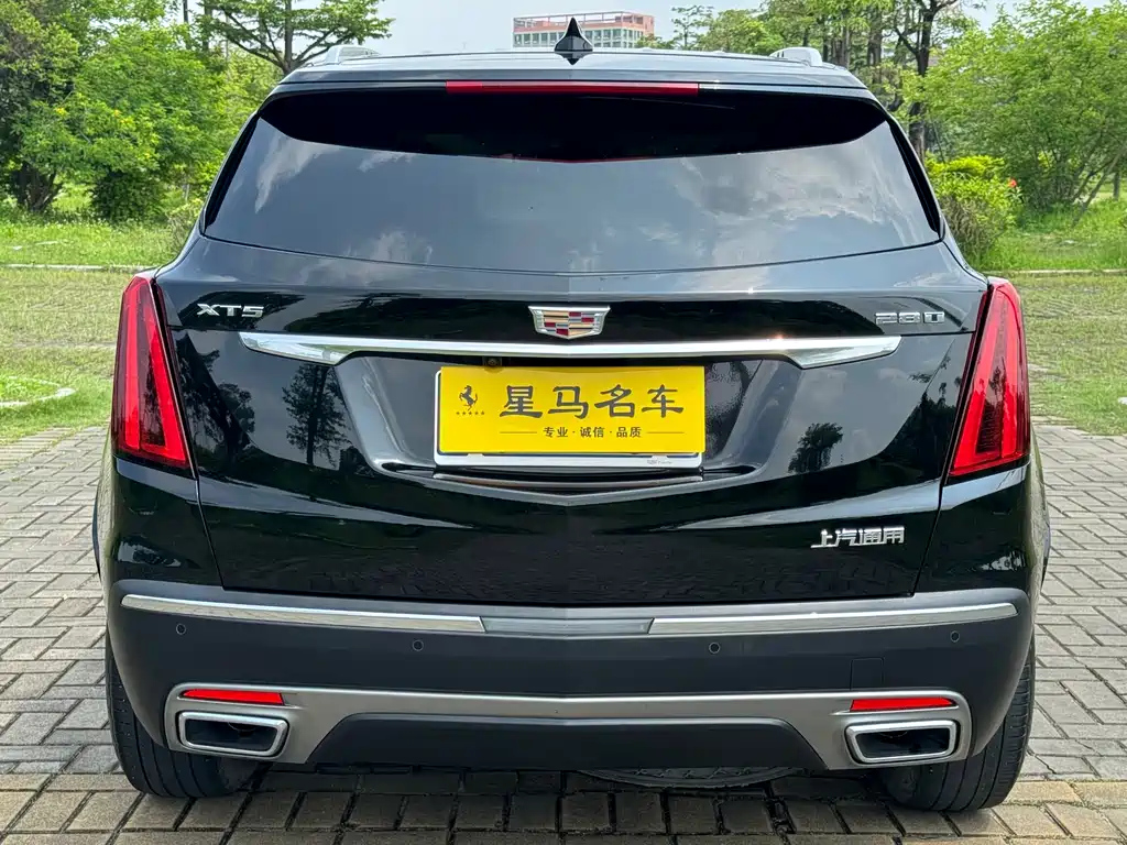CADILLAC XT5 2021