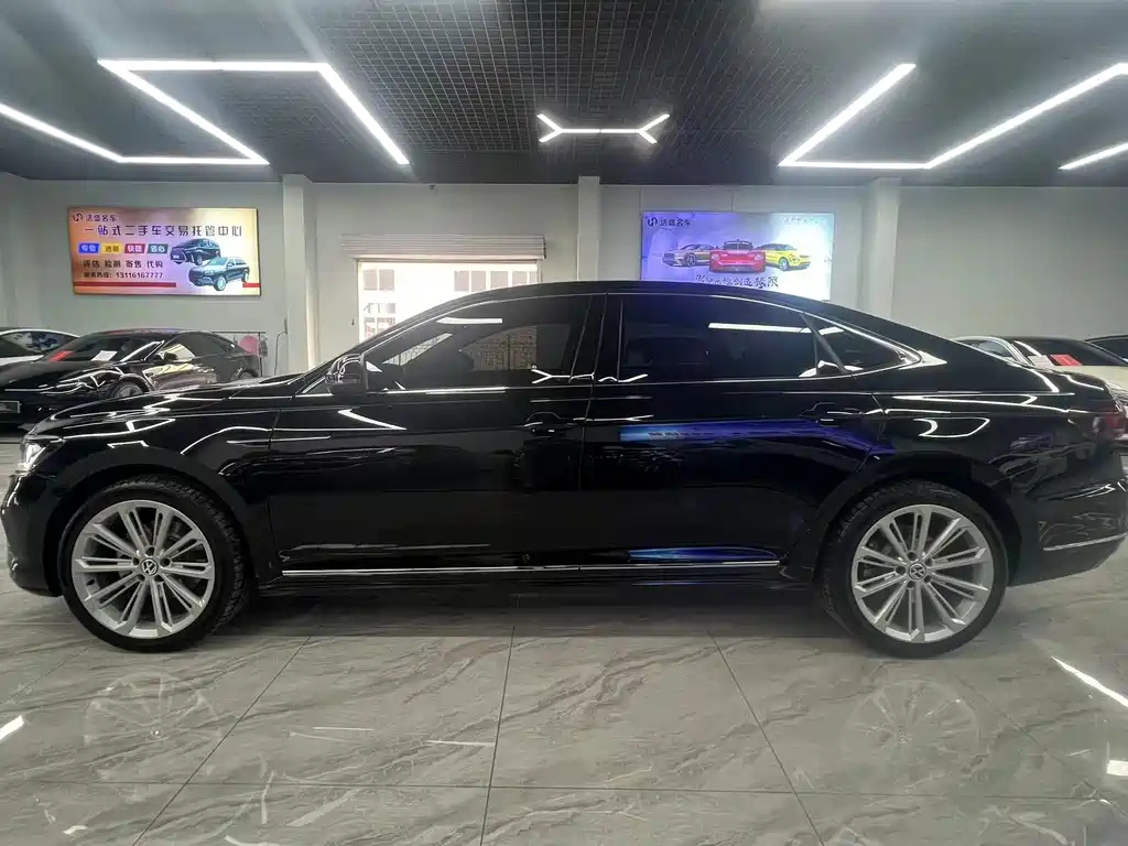 VOLKSWAGEN PASSAT 2022