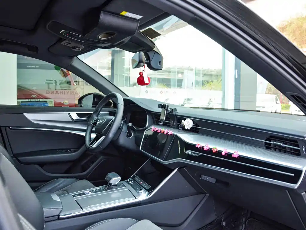 AUDI A6L 2021