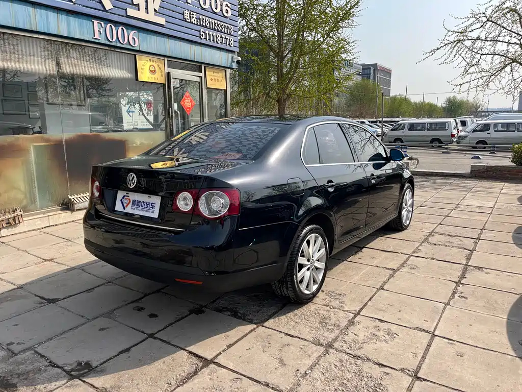 VOLKSWAGEN SAGITAR 2010