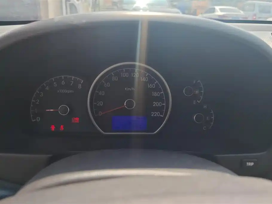 HYUNDAI CELESTA 2011