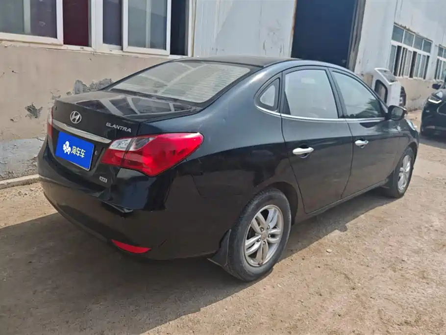 HYUNDAI CELESTA 2011