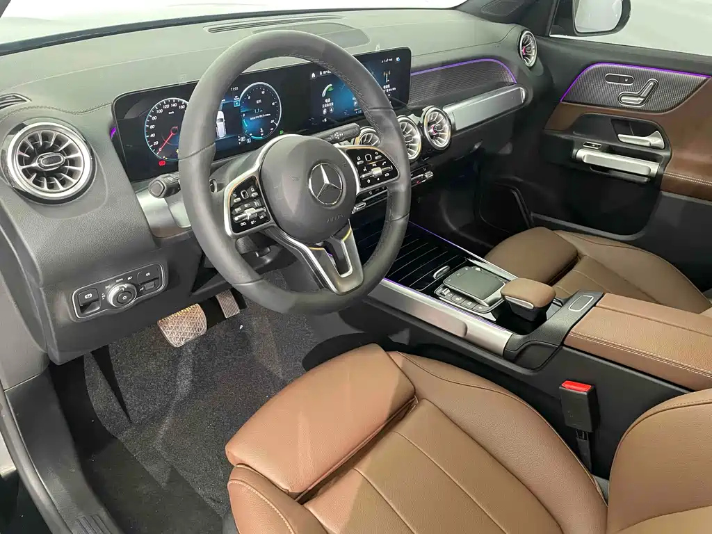 MERCEDES BENZ GLB 2023