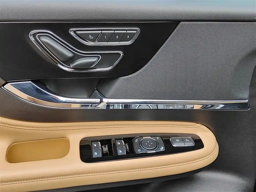 LINCOLN ADVENTURER 2022