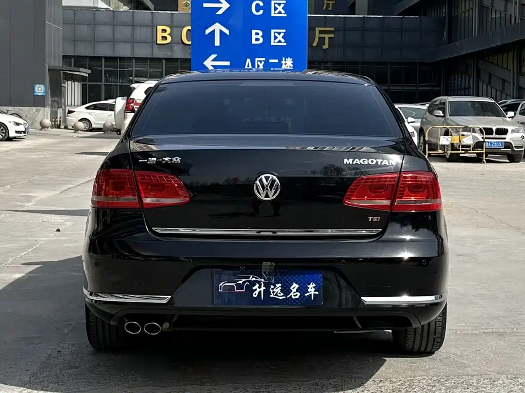VOLKSWAGEN MAGOTAN 2014